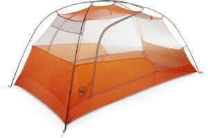 Your complete gear guide for the outdoorsy travel woman.